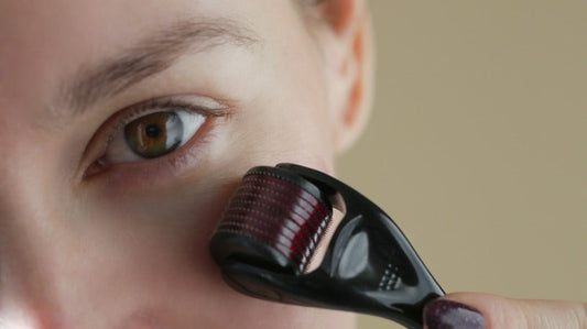 Derma-roller-under-eyes
